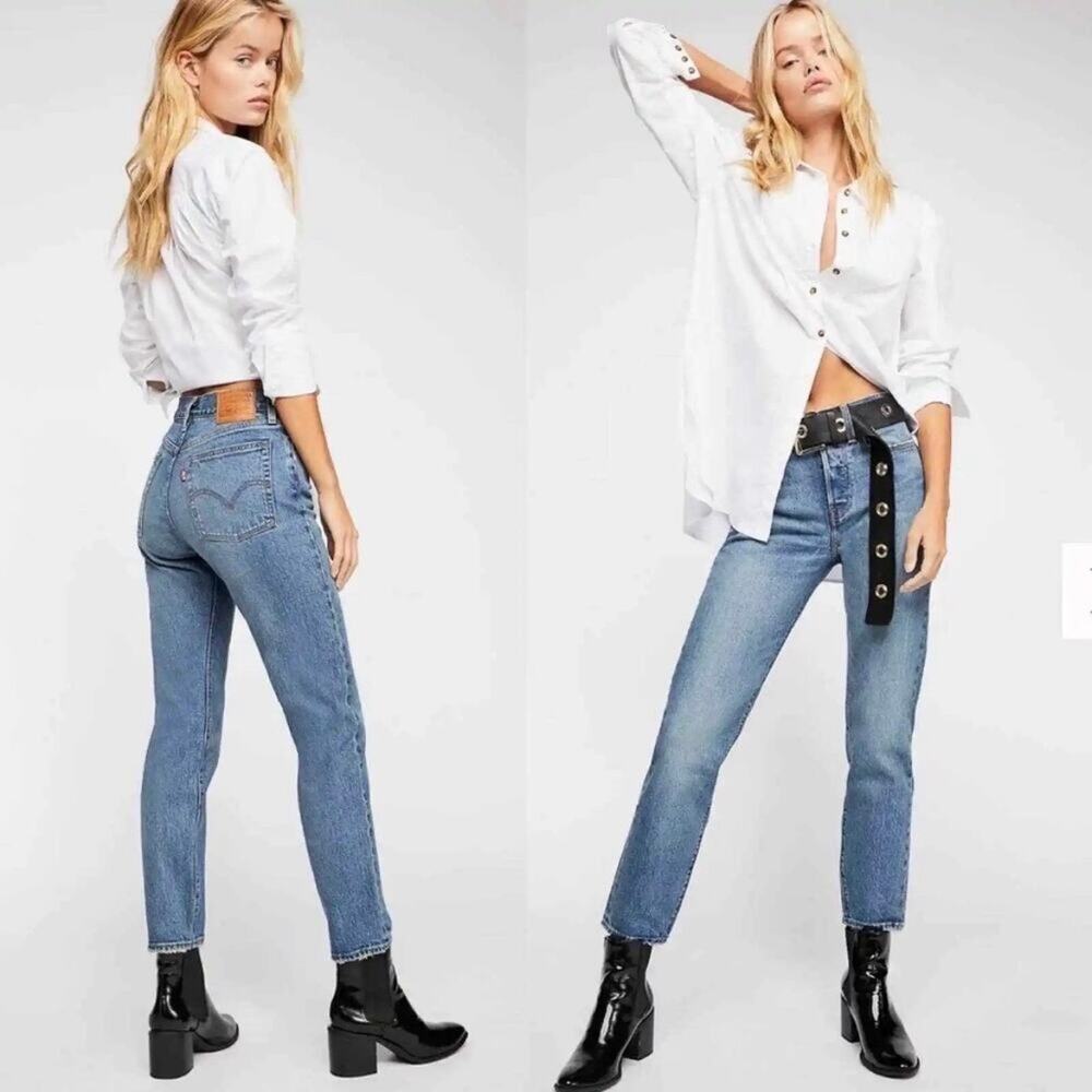Levi's Classic Blue Cropped Jeans